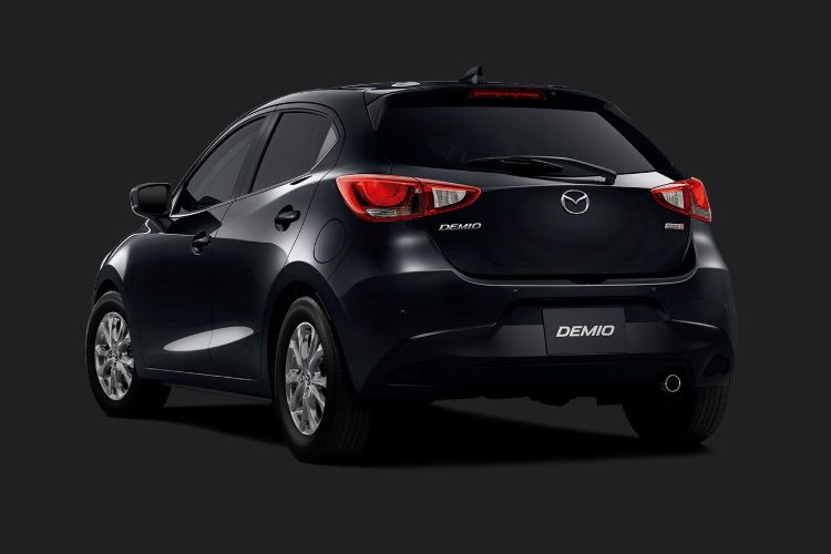 新型 Mazda2 ディーゼル車 辛口の口コミを評価 購入価値あり
